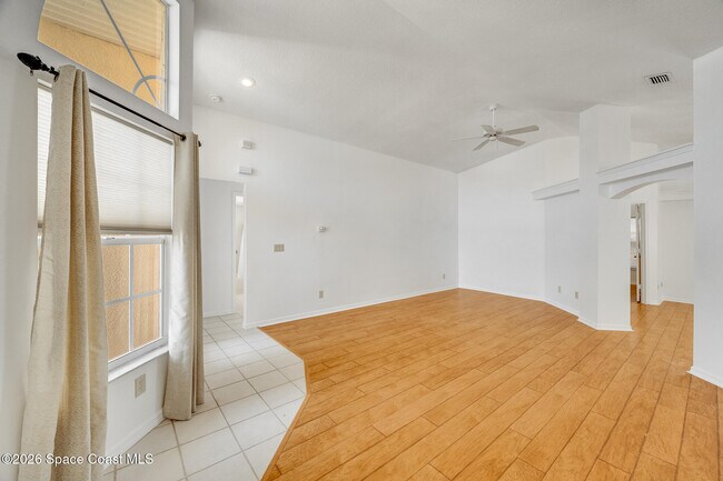 Building Photo - 330 Las Olas Dr