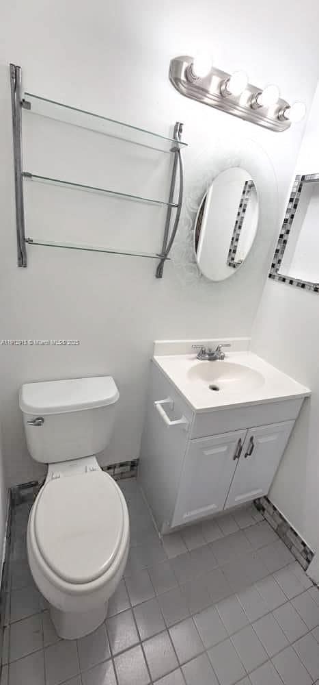 Building Photo - 1080 N Franklin Ave