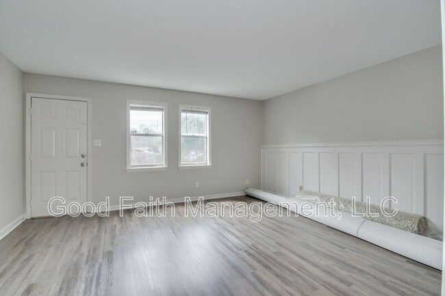 Building Photo - 304 Greene St