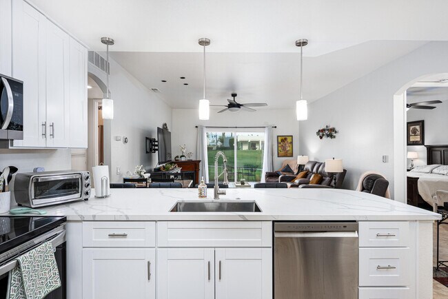 Building Photo - 67242 Cumbres Ct