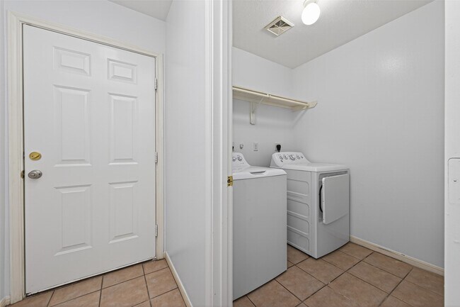 Building Photo - 10039 Morocco Rd