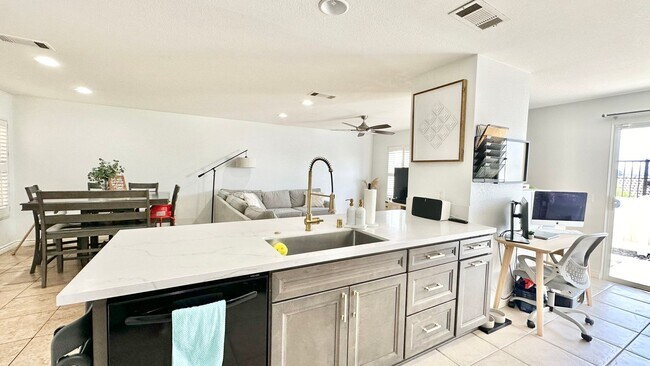 Building Photo - 5010 Golondrina Way