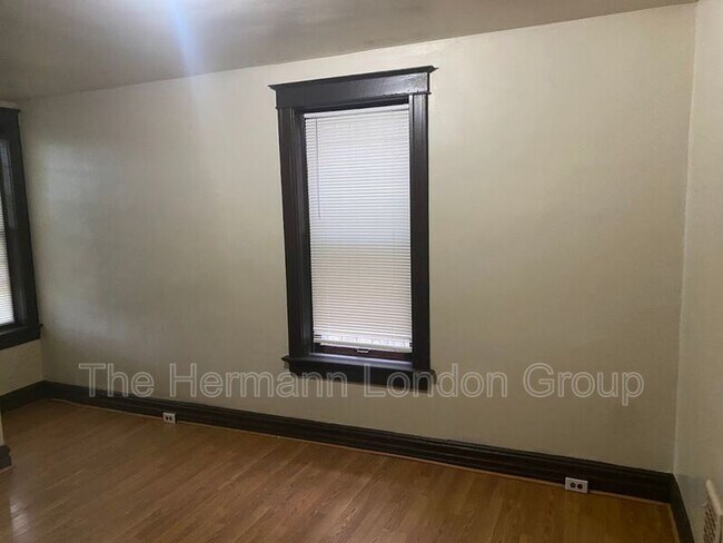 Building Photo - 2606 Oregon Ave
