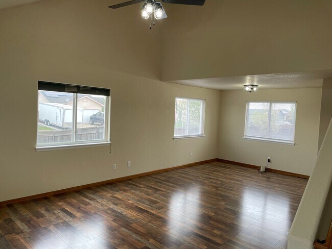 Building Photo - Beautiful 3 Bed 2.5 Bath Home in Milliken, Huge Corner Lot, Fenced Yard & Unfinished Basement