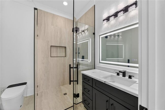 Building Photo - 405 Thunder Rd