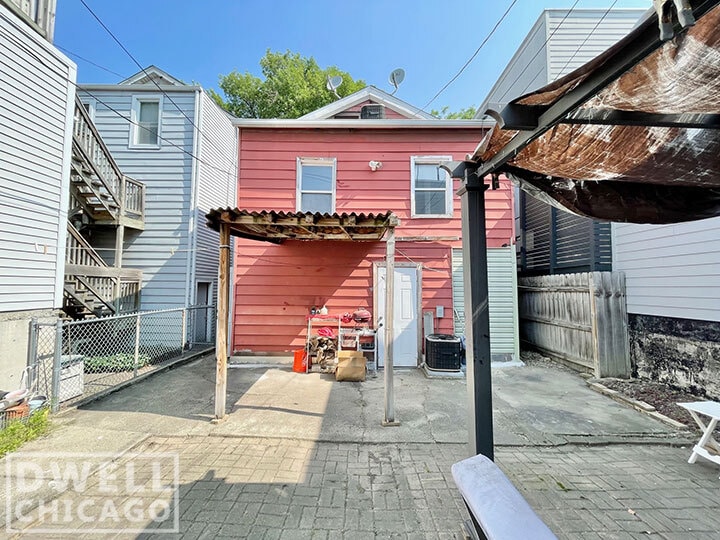 Building Photo - 1809 W Wabansia Ave