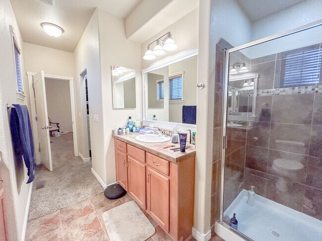 Building Photo - 2220 Uinta St