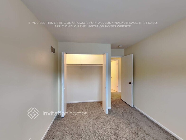 Building Photo - 23017 Lakeshore Dr