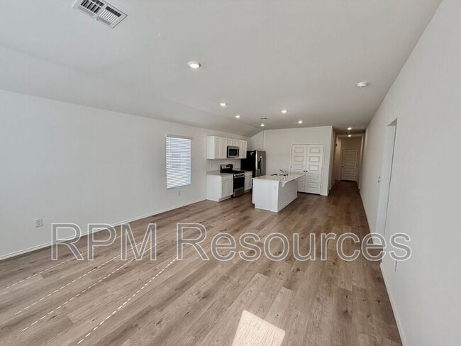 Building Photo - 10401 Little Blue Ln