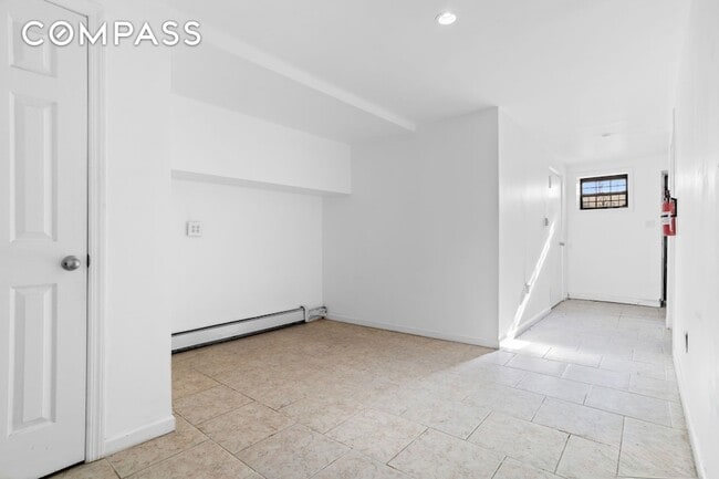 Building Photo - 352 Lexington Ave