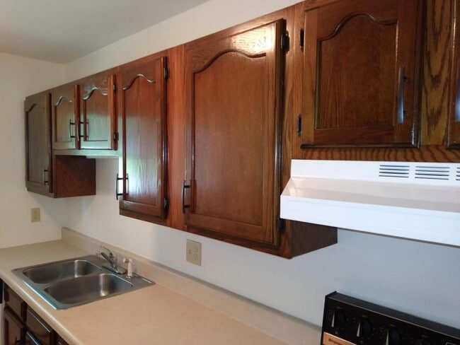 Building Photo - 480 E 5th Ave