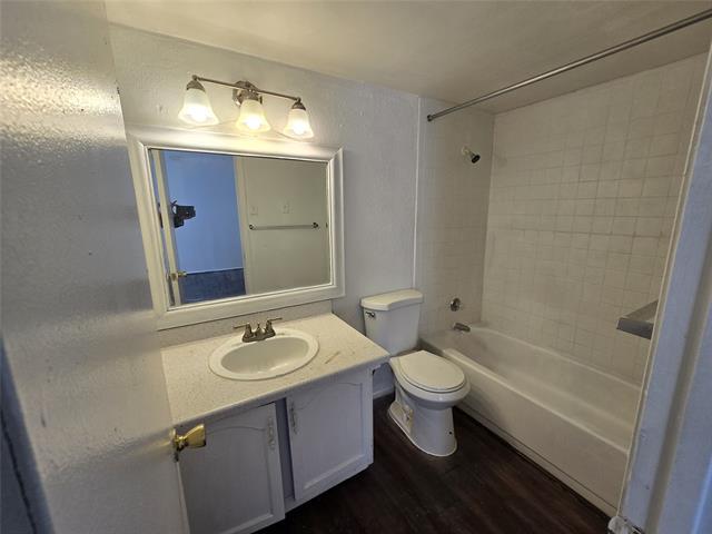 Building Photo - 7030 Fair Oaks Ave