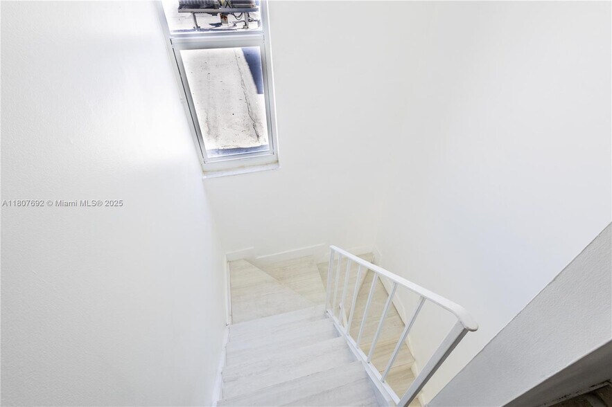 Building Photo - 9390 W Flagler St