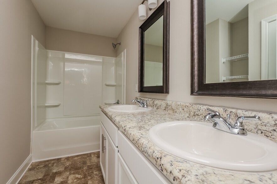 Building Photo - 1156 Black Oak Cir