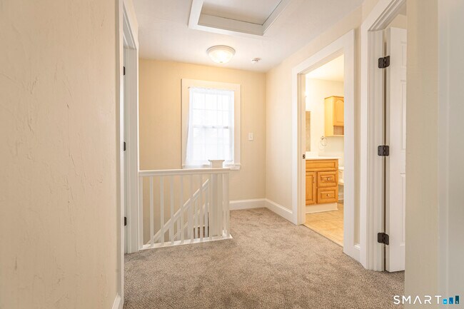 Building Photo - 15 Cowles St