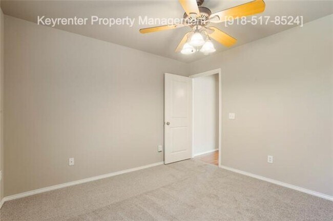 Building Photo - 3 Bed | 2 Bath | Jenks
