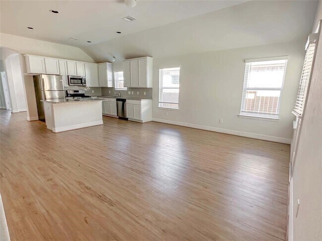 Building Photo - 27150 Grey Fox Run