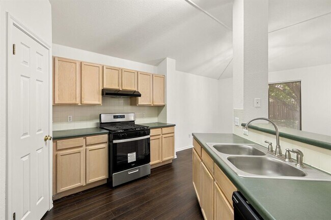 Building Photo - 3402 Settlement Dr