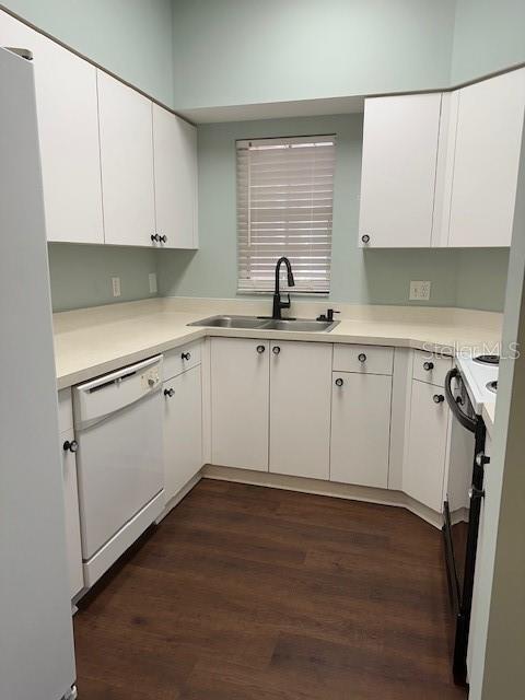 Building Photo - 4240 Central Sarasota Pkwy