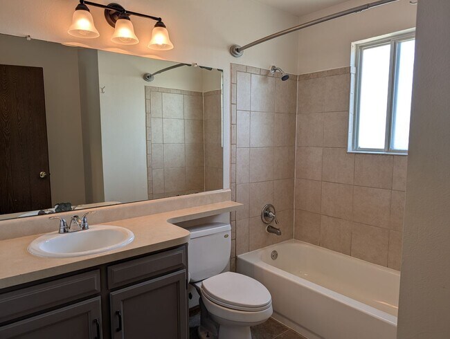 Building Photo - 3028 Deliverance Dr