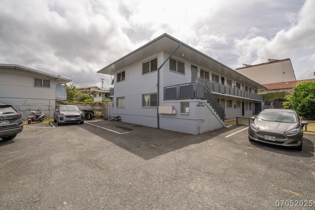 Primary Photo - Available Now! 2 BD / 1 BA / 1 Parking sta...