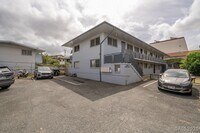 Building Photo - Available Now! 2 BD / 1 BA / 1 Parking sta...