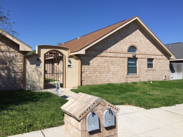 Building Photo - 1811 Aruba Dr