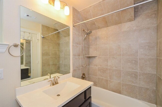 Building Photo - 10014 Spring Shadows Park Cir