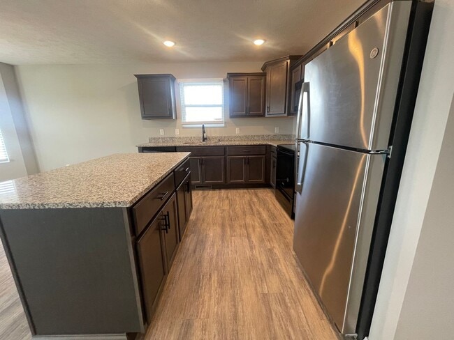 Building Photo - Make this  beautiful modern home yours!!