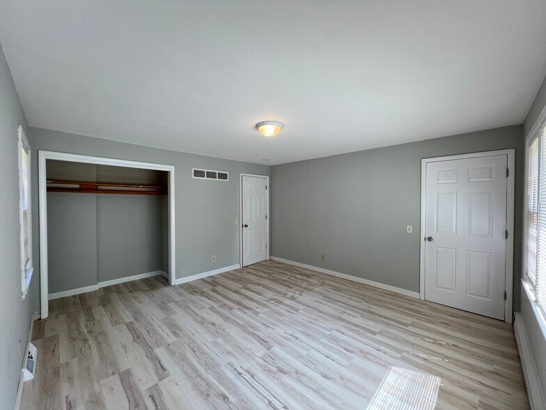 Building Photo - 315 Palomino Ln