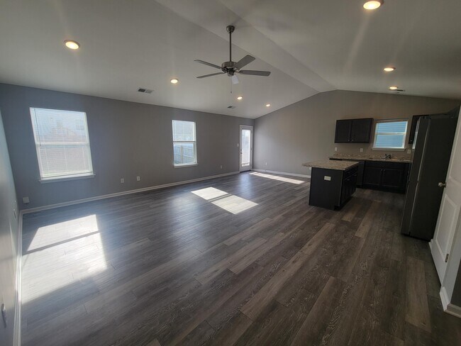 Building Photo - 132 Landry Ln