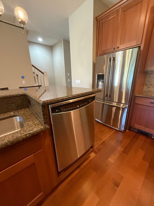 Building Photo - Stunning Contemporary townhome in Coveted Peterkort Woods, near St. Vincent's in Cedar Mill