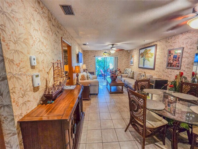 Building Photo - 8044 NW 41 Ct