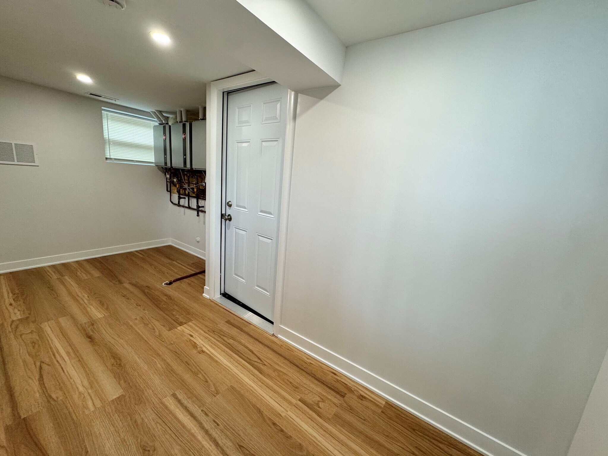 Building Photo - 4816 W Henderson St