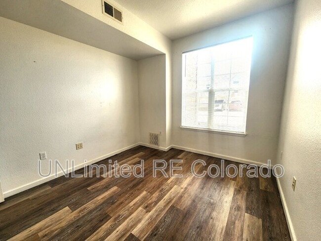 Building Photo - 7440 S Blackhawk St