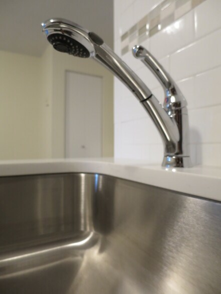 Building Photo - 3 Elm St