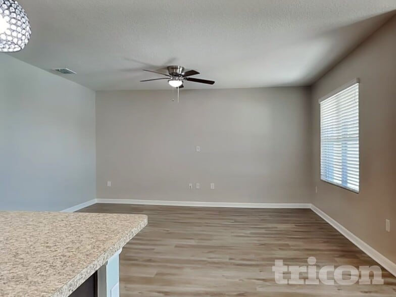 Building Photo - 4262 Roberta Dr