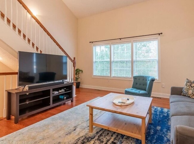 Living room - 510 Tall Oak Blvd