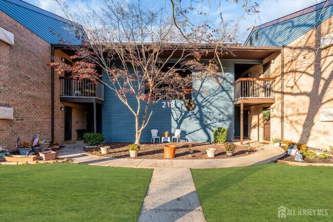 Building Photo - 218 Medford Ct