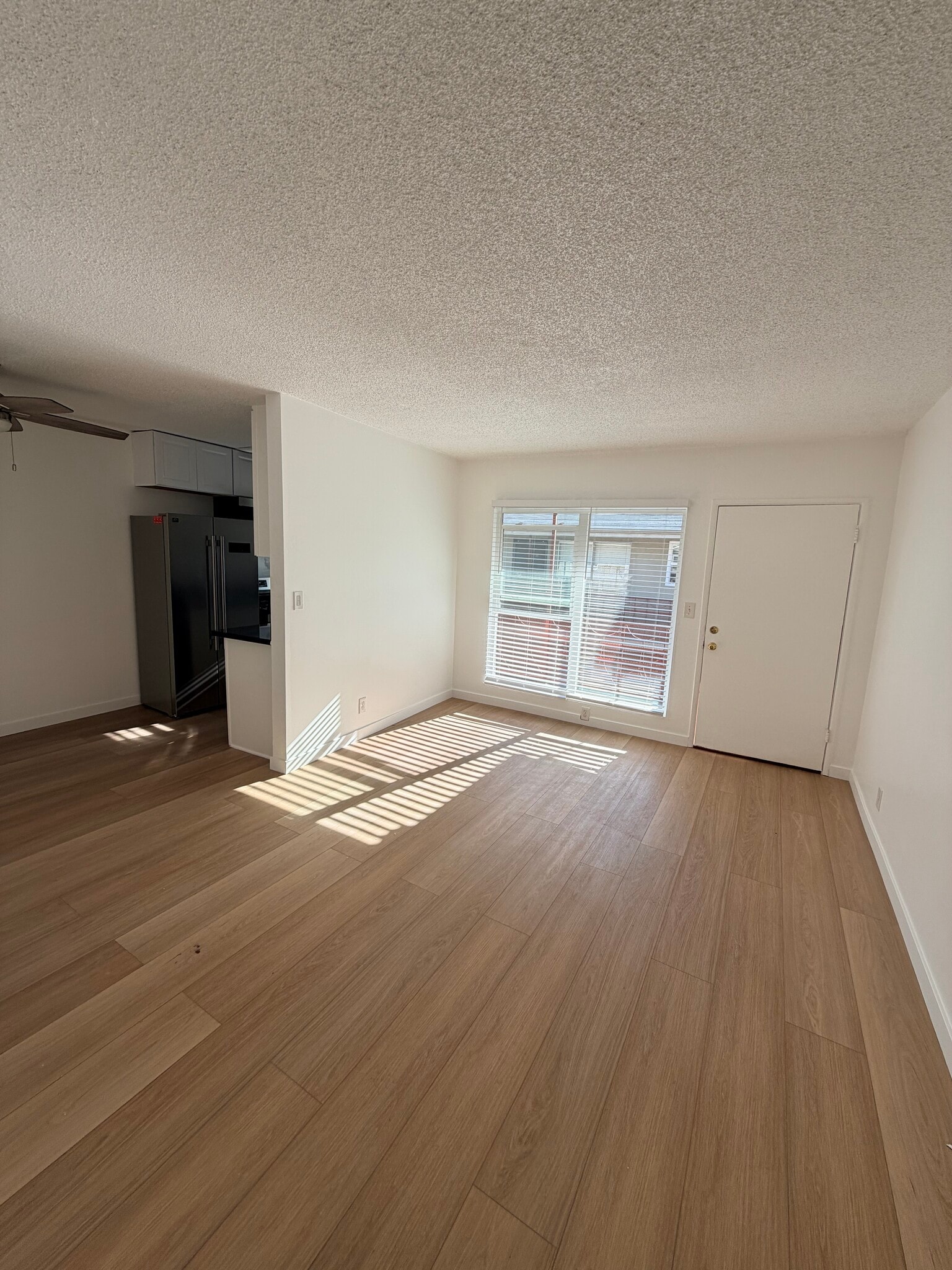 Building Photo - 940 S Venice Blvd