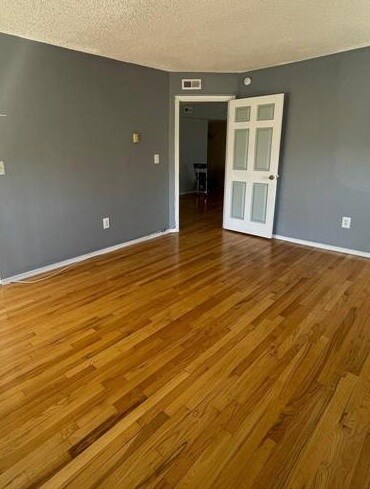 2nd bed - 1101 Saint Paul St