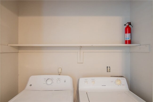 Building Photo - 1902 Woodsman Dr