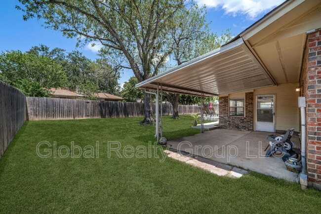 Building Photo - 133 Thomas Edison Dr