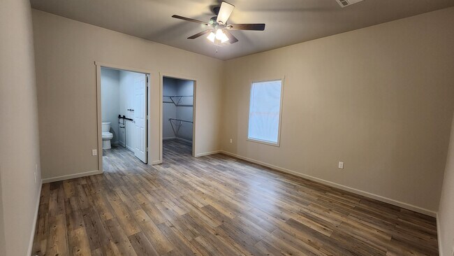 Building Photo - 347 L-12