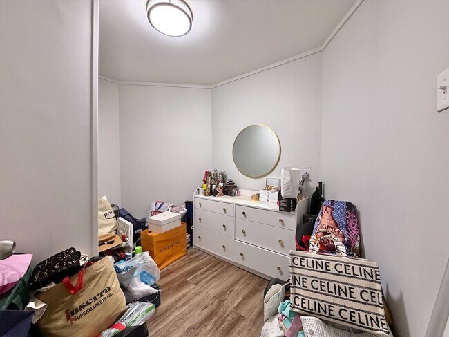 Building Photo - 331 4th St