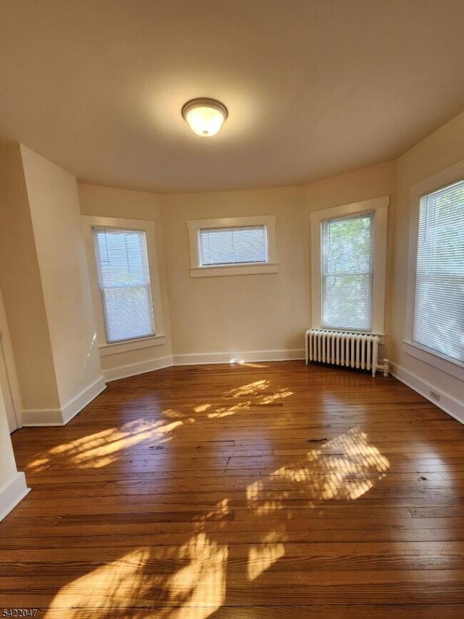 Building Photo - 17 Mountain View Pl