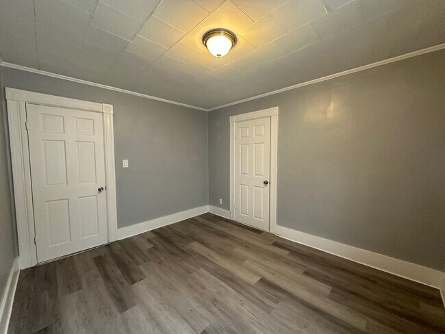 Building Photo - 408 Rimmon St