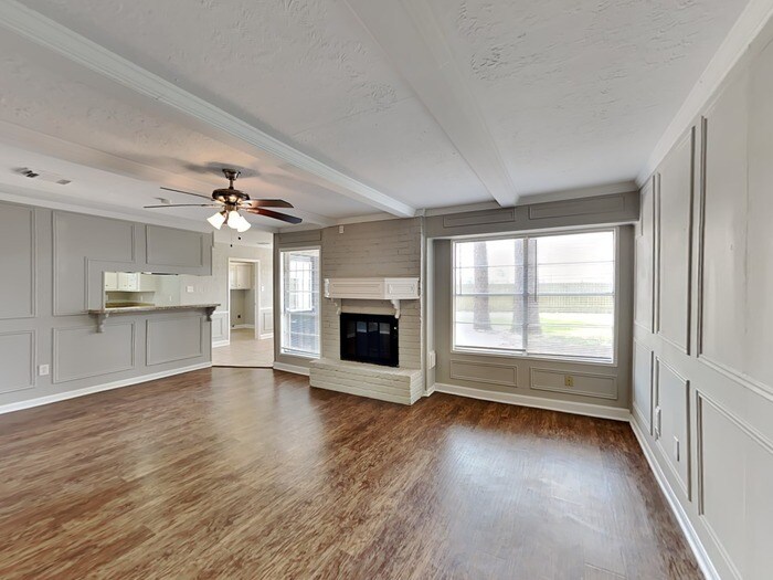 Building Photo - 7726-7712 12 Fairway Ln