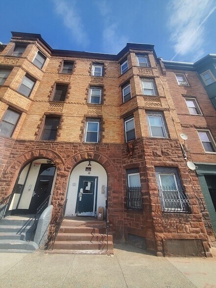 Building Photo - 620 Dudley St