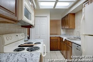 Building Photo - 7738 Chambers Rd